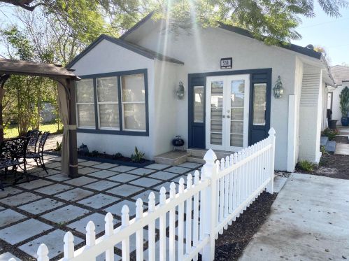 514 Churchill Rd, West Palm Beach, FL 33405-4026