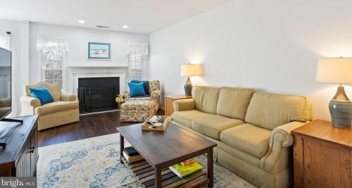 376 Radford Ct, Glen Mills, PA 19342-2043