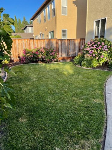 681 Decanter Cir, Windsor CA  95492-9630 exterior