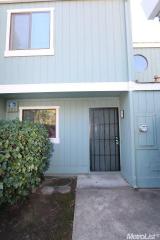 2317 Native Oak Ln, Sacramento, CA 95825-1076