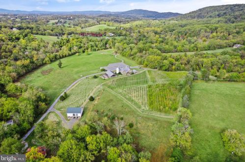 13188 Loyalty Rd, Leesburg VA  20176-6112 exterior