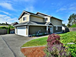 522 Gove St, Mcneil Island, WA 98388-2324
