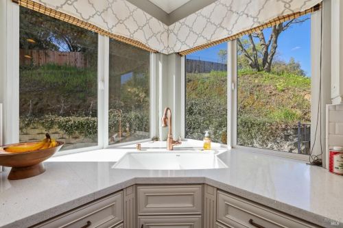 2054 Zinfandel Ct, Vacaville CA  95688-2829 exterior