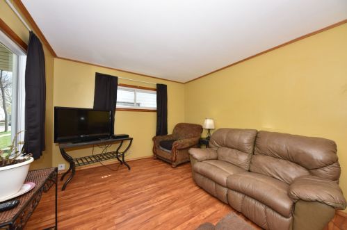 5769 92, Milwaukee WI 53225-2706 exterior