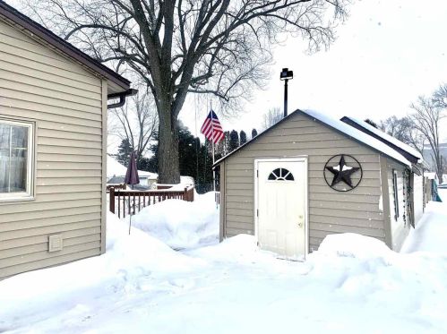 613 Cross St, Clinton, WI 53525-9793