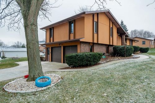 39 Dove Ave, Chilton, WI 53014-1042
