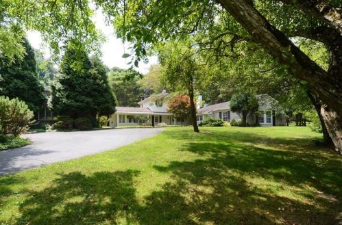 881 Blackburn Rd, Sewickley, PA 15143-1490