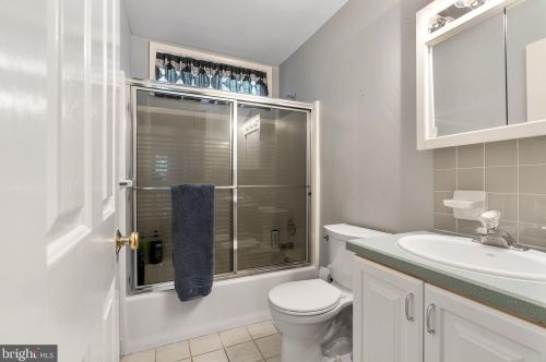 617 Grand Ave, Pittsburgh PA  19083-3224 exterior