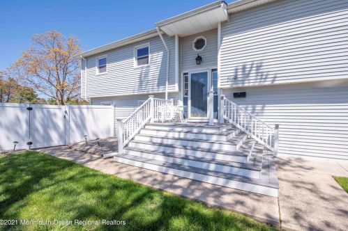 50 Lenape Trl, Bricktown, NJ 08724-4453