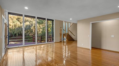 1942 Los Encinos Ave, Glendale CA  91208-2113 exterior