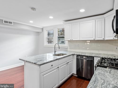 6634 Guyer Ave, Philadelphia PA  19142-2603 exterior