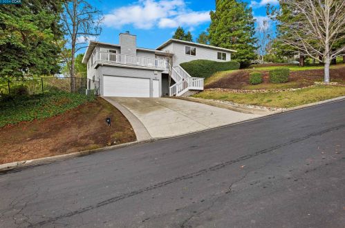23 Kellie Ann Ct, Orinda, CA 94563-3206