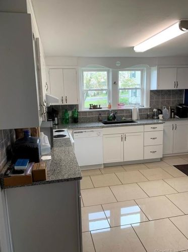 283 Ellington Rd, Wapping, CT 06074-4116