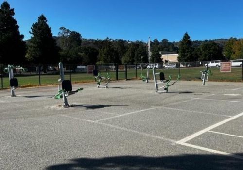 1811 Robin Whipple Way, Belmont CA  94002-1852 exterior