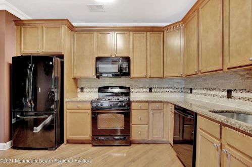 109 Magna Carta Dr, Morganville NJ  07751-5202 exterior