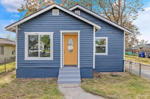 2560 Holloway Ave, Fresno, CA 93725-1549