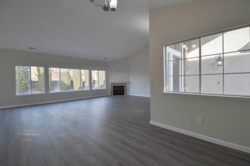 490 Santa Barbara St, Los Banos CA  93635-6324 exterior