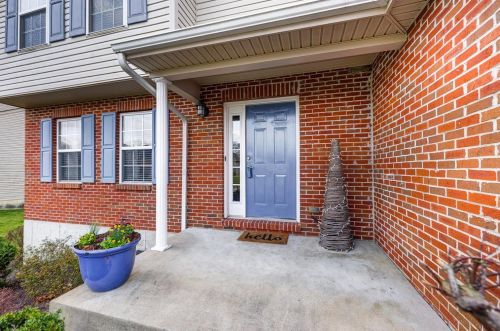 635 Ellen Dr, Cincinnati, OH 45255-4916