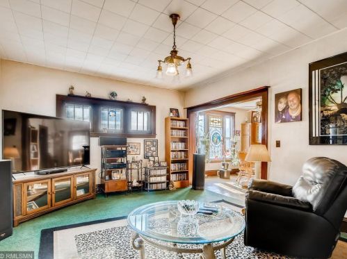 2932 California St, Minneapolis, MN 55418-1804