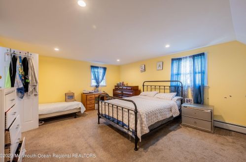 451 Middle Rd, Hazlet NJ  07730-2483 exterior