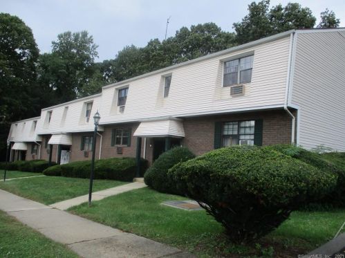 38 Enid St, Bridgeport CT  06606-2760 exterior