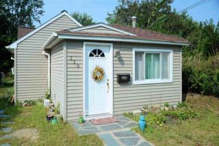 113 Cherry Ave, Bethlehem, NY 12054-2524