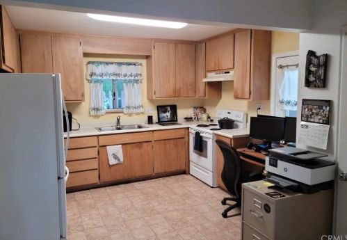 475 9 St, Lakeport CA  95453-4220 exterior