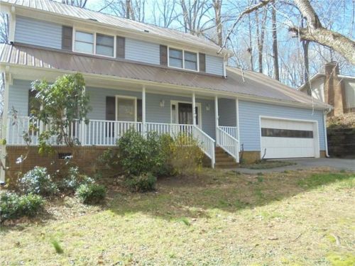 1454 Old Coach Rd, Kernersville NC  27284-8961 exterior