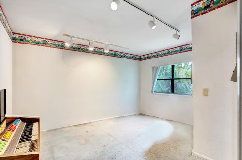 3899 Live Oak Blvd, Delray Beach FL  33445-7054 exterior