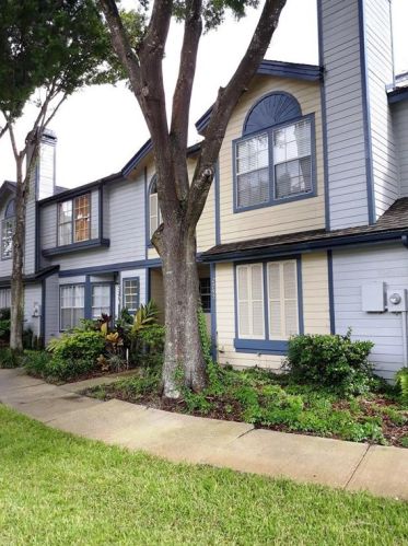 2752 Lancaster Ct, Apopka FL  32703-8140 exterior
