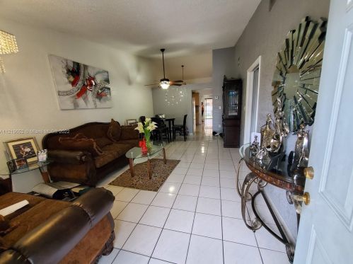 5850 20th Ln, Hialeah FL  33016-2662 exterior