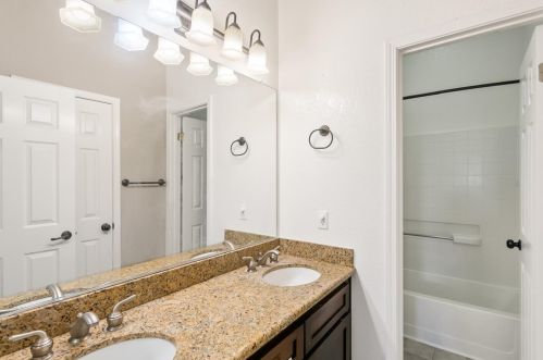 9247 Brown Rd, Elk Grove CA  95624-3917 exterior