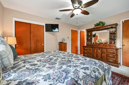 9 New Castle Dr, Washingtonville NY  10992-1735 exterior