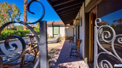 70070 Frank Sinatra Dr, Rancho Mirage, CA 92270-2538