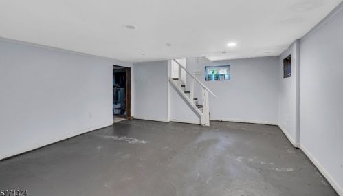 7 Tiffany Blvd, Newark NJ  07104-2415 exterior