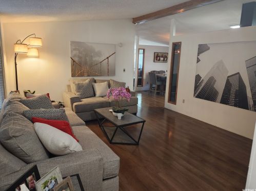 1085 Barberry Dr, Salt Lake City, UT 84123-3321