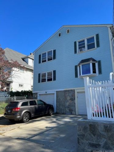 44 Remington St, Bridgeport, CT 06610-2278