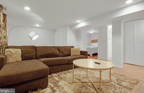 1707 Minnesota Ave, Washington DC  20020-4723 exterior