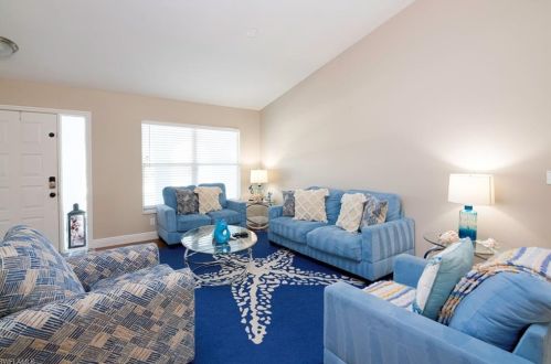 1980 Piccadilly Circus, Naples FL  34112-3687 exterior