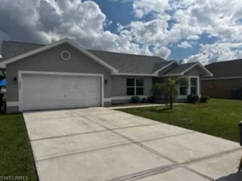 246 North Ave, Lehigh Acres, FL 33936-1400