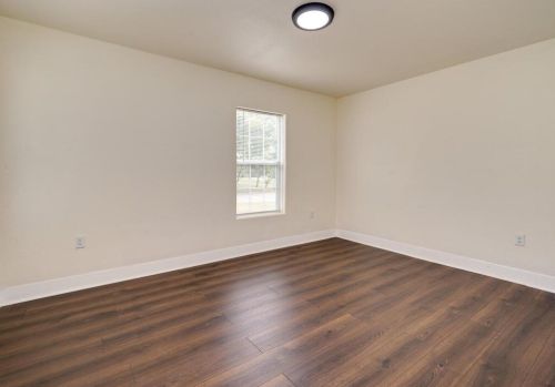 442 Davilla Ave, Rockdale TX  76567-2934 exterior