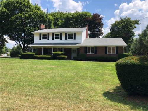 3990 Bel Air Ave, Canton, OH 44718-2710