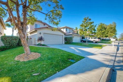 1617 Wesley Way, Vista, CA 92081-7458