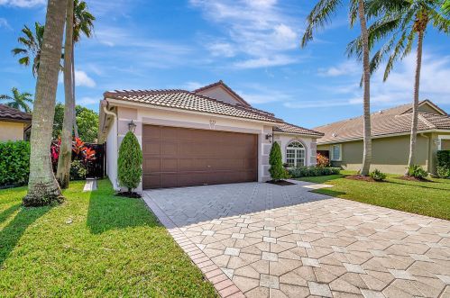 1939 Oak Berry Cir, West Palm Beach, FL 33414-6115