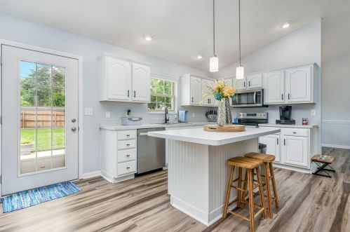 140 Union Ridge Dr, Englewood OH  45322-8774 exterior