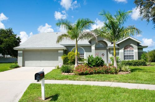 9623 Glenox Ln, Riverview, FL 33569-5656