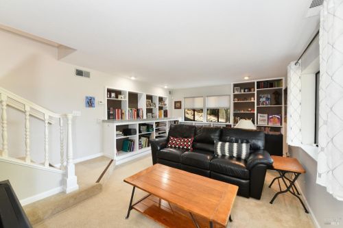 460 Hillsdale Dr, Santa Rosa CA  95409-6109 exterior