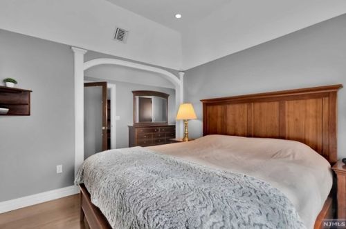 243 Morningside Ave, Cliffside Park NJ  07010-1406 exterior