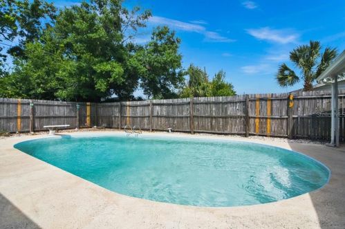 6451 Appian Way, Orlando, FL 32807-4803