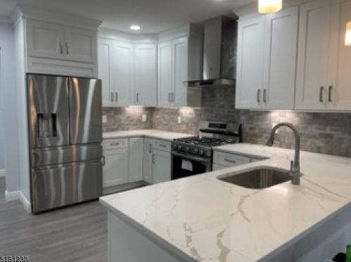 22 Ward Pl, Montclair NJ  07042-3106 exterior